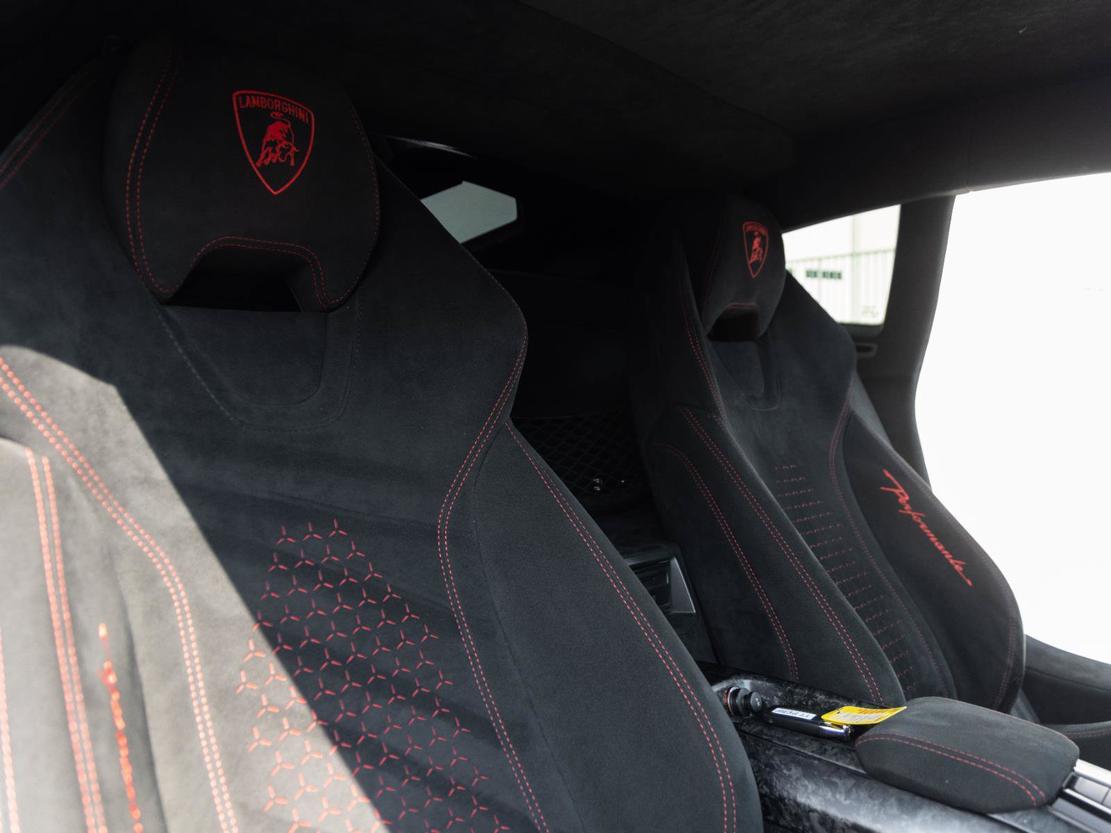 Used 2018 Lamborghini Huracan AWD/4WD image 53