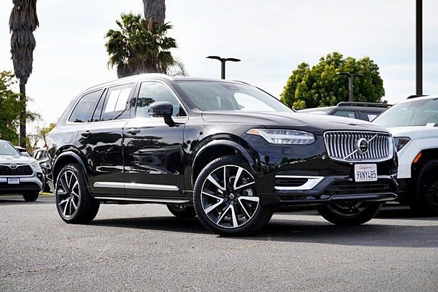 Used 2025 Volvo XC90 B6 Plus w/ Protection Package Premier image 2