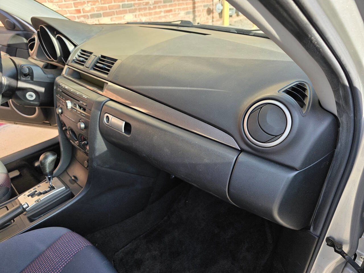 Used 2004 MAZDA MAZDA3 s w/ Moonroof & 6-CD Pkg FWD image 20