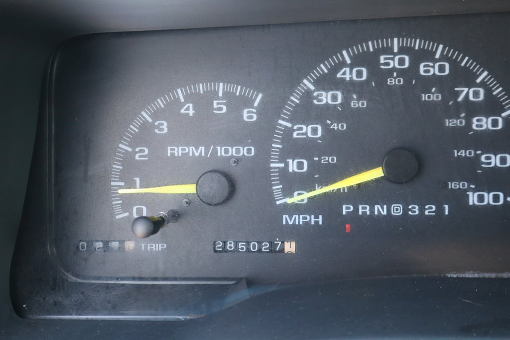 Used 1999 GMC Yukon 4WD 4-Door w/ Marketing Opt Pkg 5 image 26