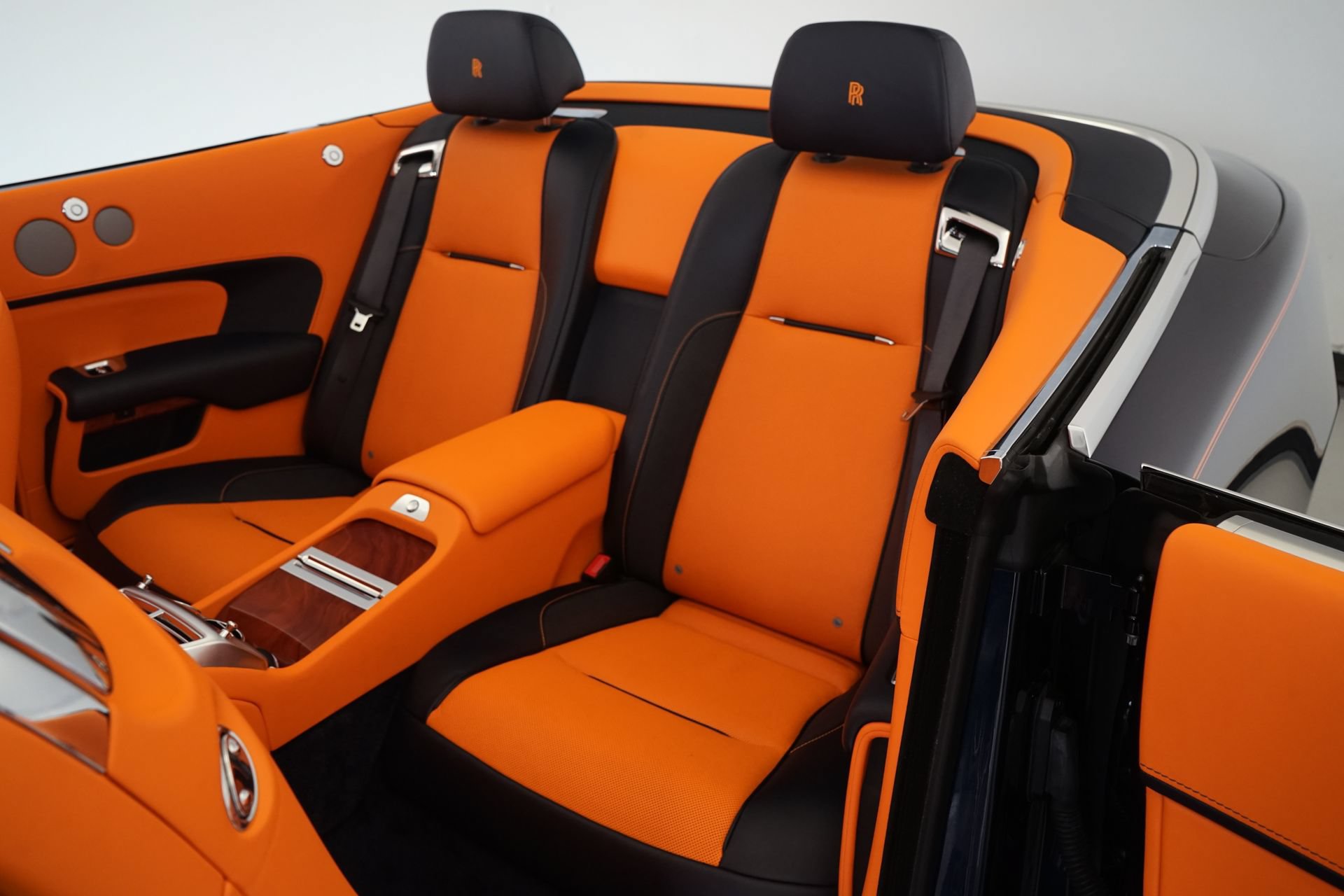 Used 2018 Rolls-Royce Dawn RWD image 24