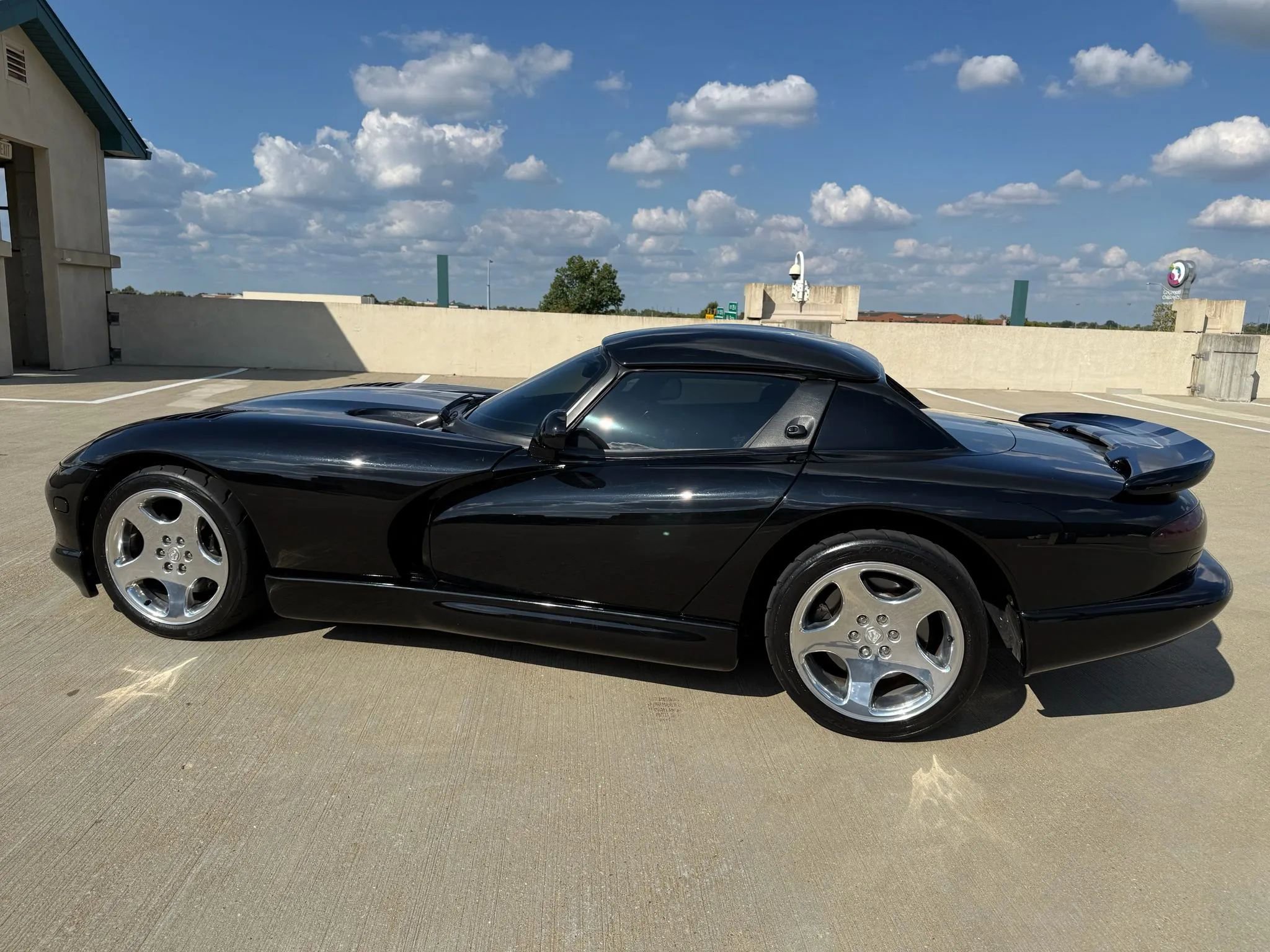 Used 2000 Dodge Viper RT/10 image 9