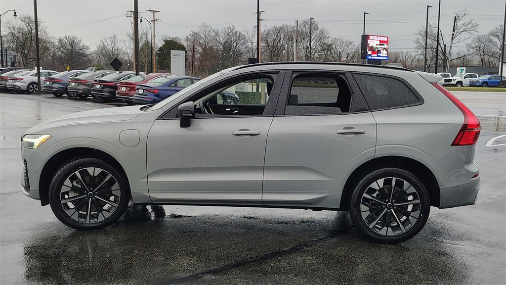 New 2026 Volvo XC60 T8 Plus w/ Protection Package Premier image 5