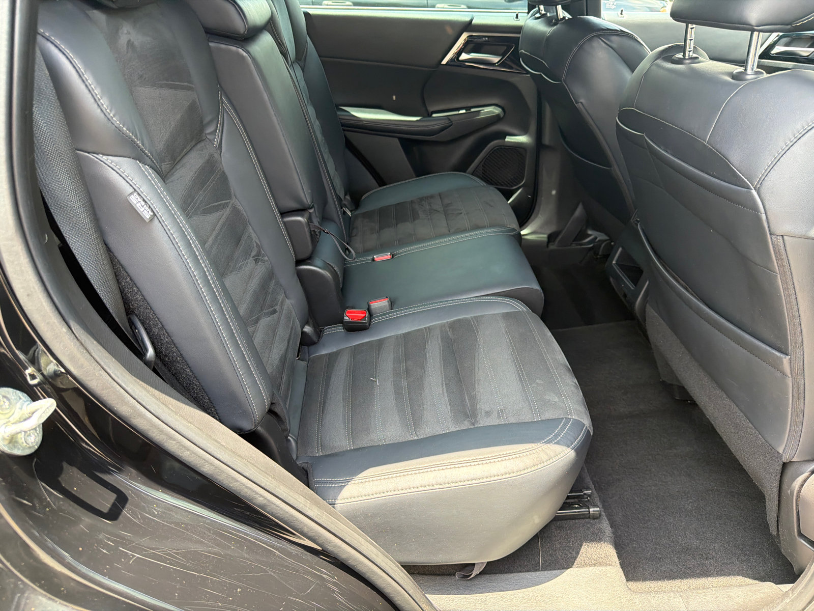Used 2022 Mitsubishi Outlander SE FWD image 16