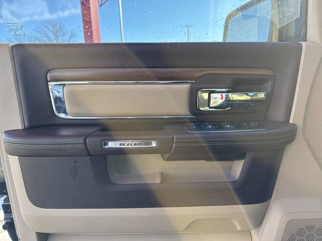 Used 2015 RAM 1500 Laramie w/ Convenience Group image 12