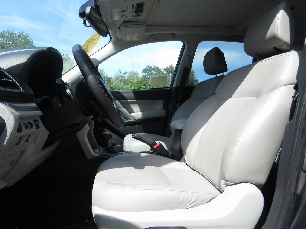 Used 2016 Subaru Forester 2.5i Touring w/ Eyesight & Navigation System image 11