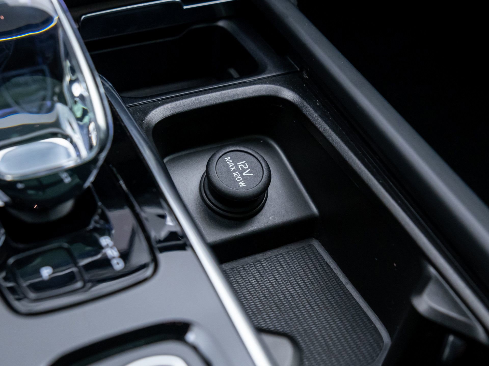 Used 2023 Volvo XC90 B6 Ultimate w/ Protection Package Premier image 30