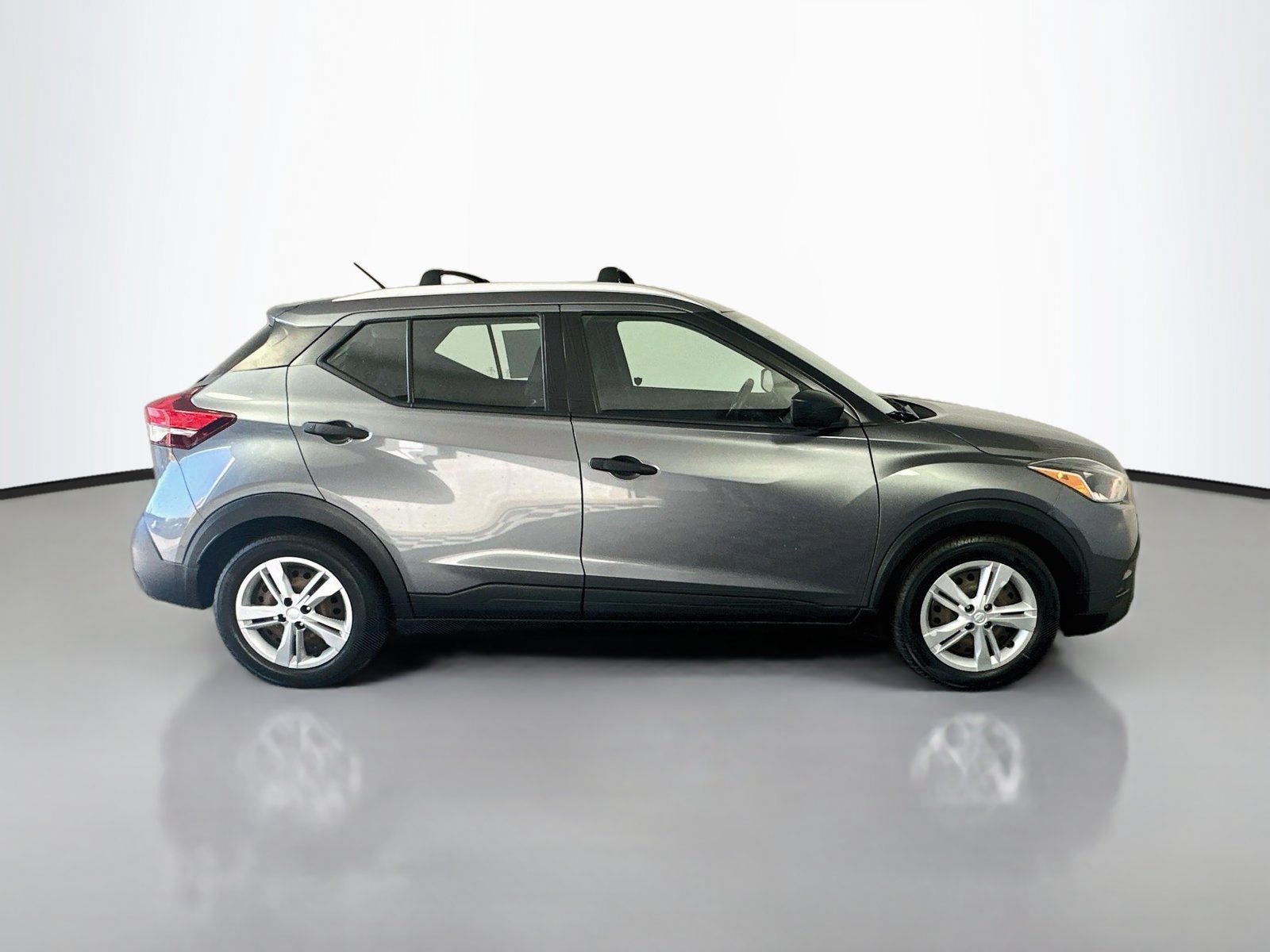 Used 2019 Nissan Kicks S FWD image 8