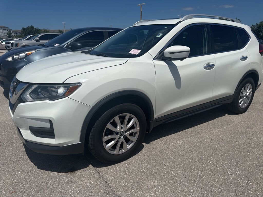 Used 2017 Nissan Rogue SV image 8