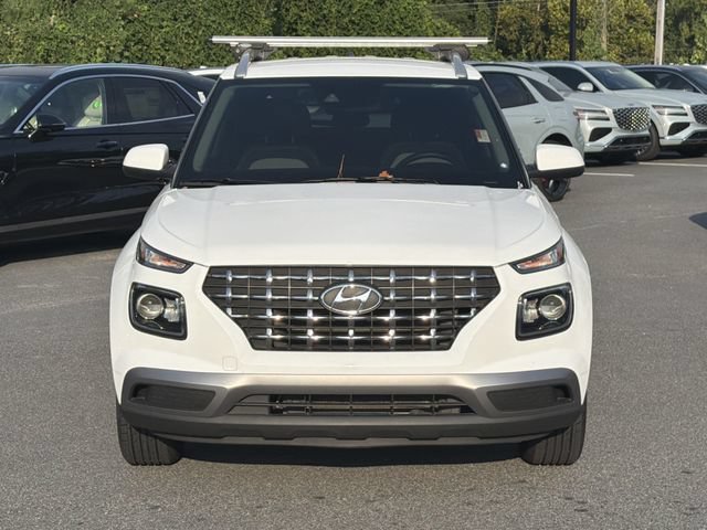 Used 2021 Hyundai Venue SEL FWD image 2