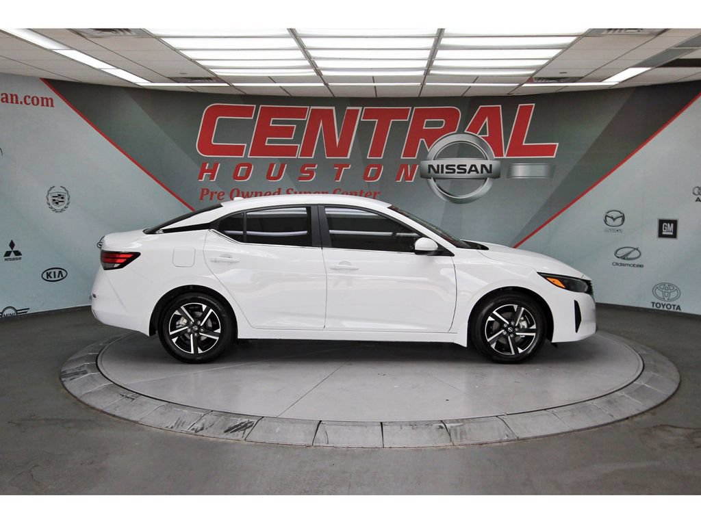 Used 2025 Nissan Sentra SV FWD image 5