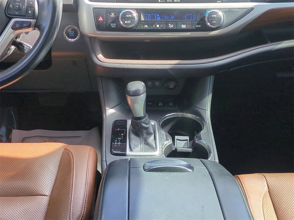 Used 2017 Toyota Highlander Limited image 20