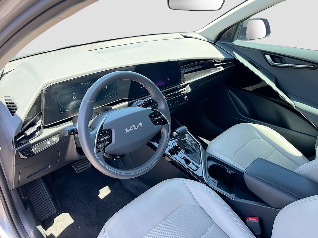 Used 2023 Kia Niro EX FWD image 9