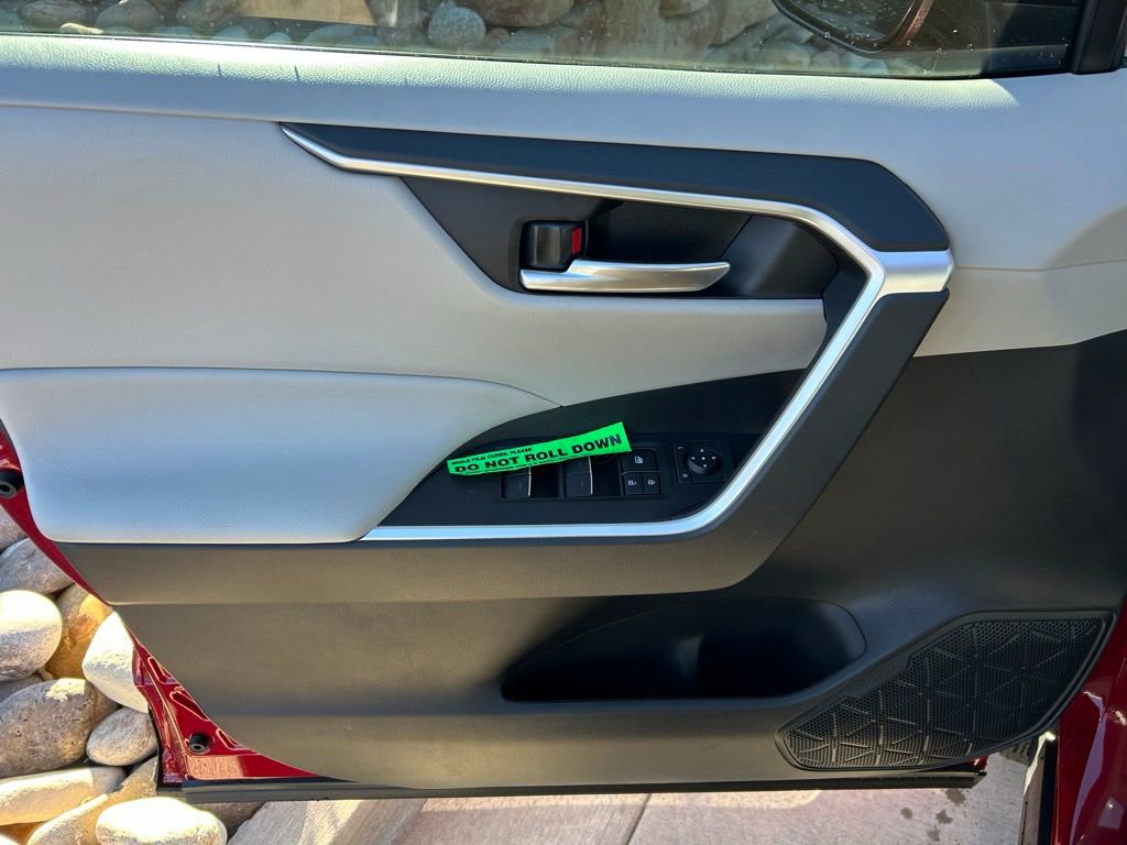 Used 2025 Toyota RAV4 XLE image 10