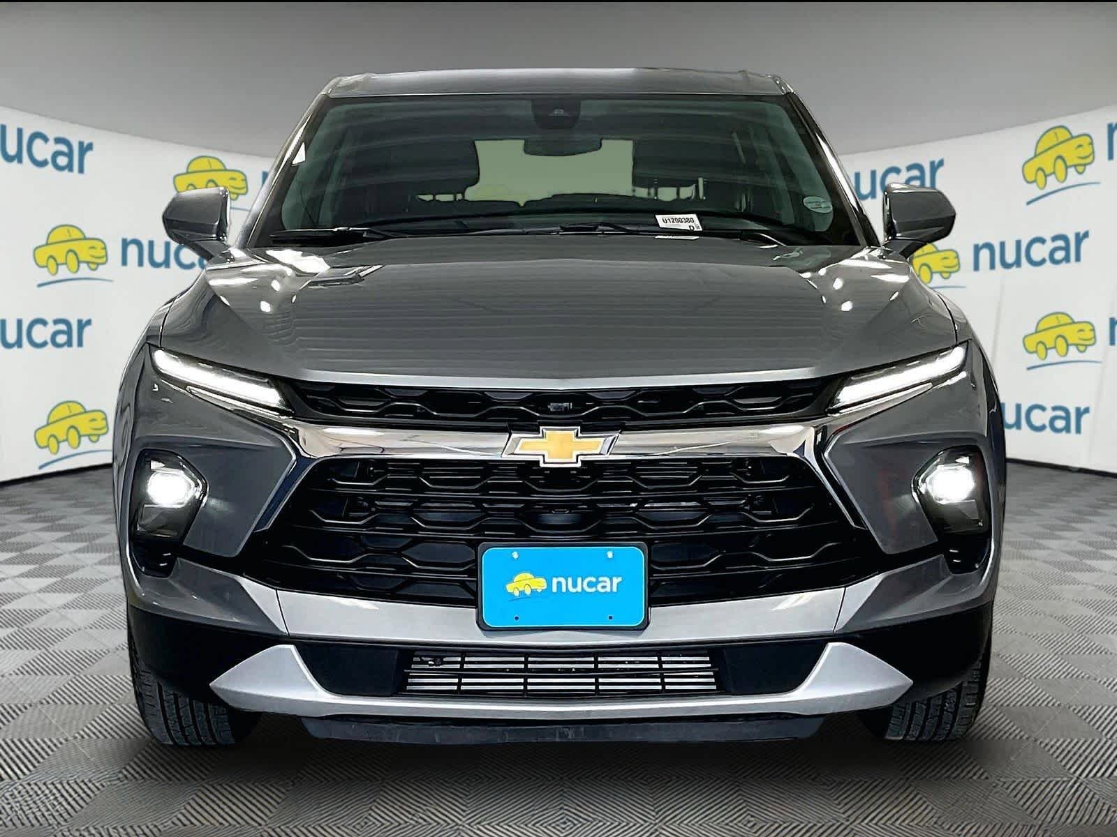 Used 2025 Chevrolet Blazer LT AWD/4WD image 2