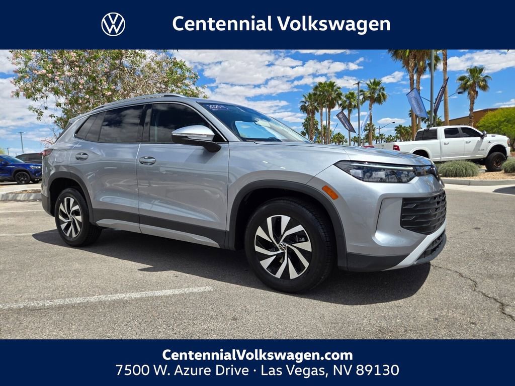 Certified 2025 Volkswagen Tiguan S FWD image 1