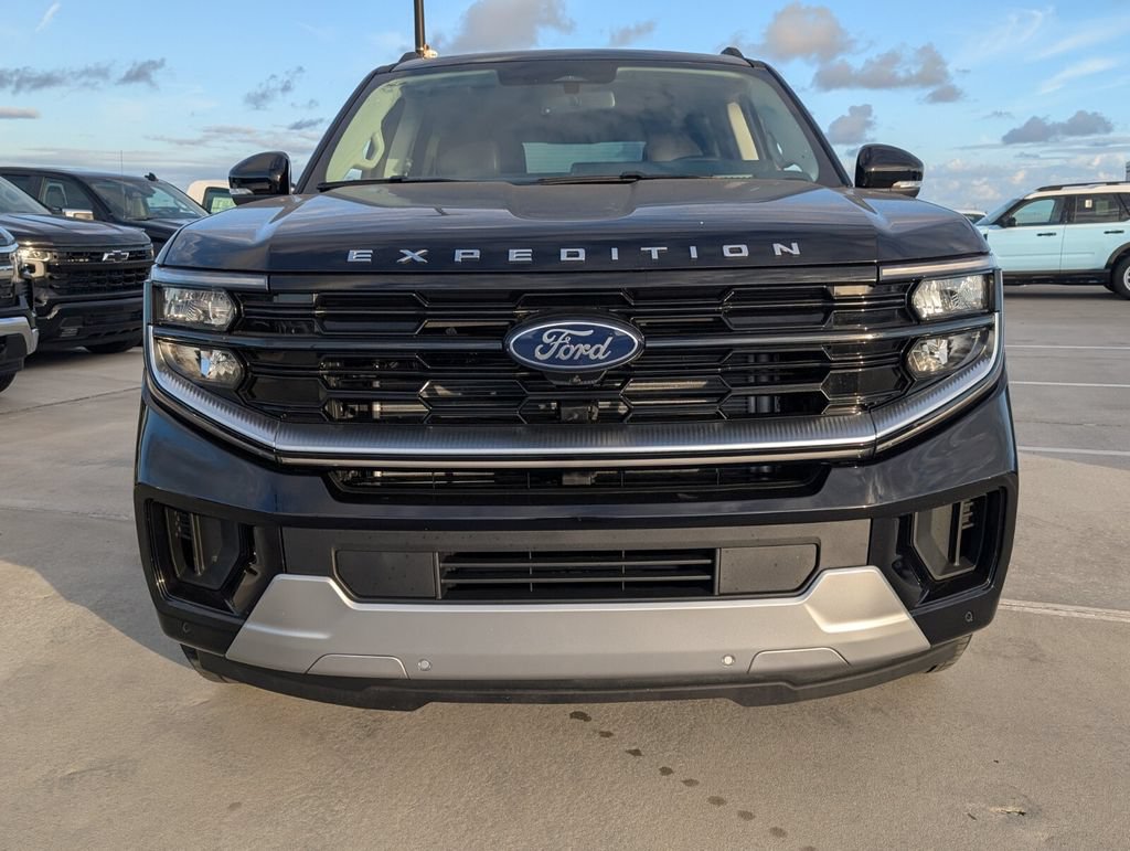 New 2025 Ford Expedition Platinum w/ Platinum Ultimate Package AWD/4WD image 2