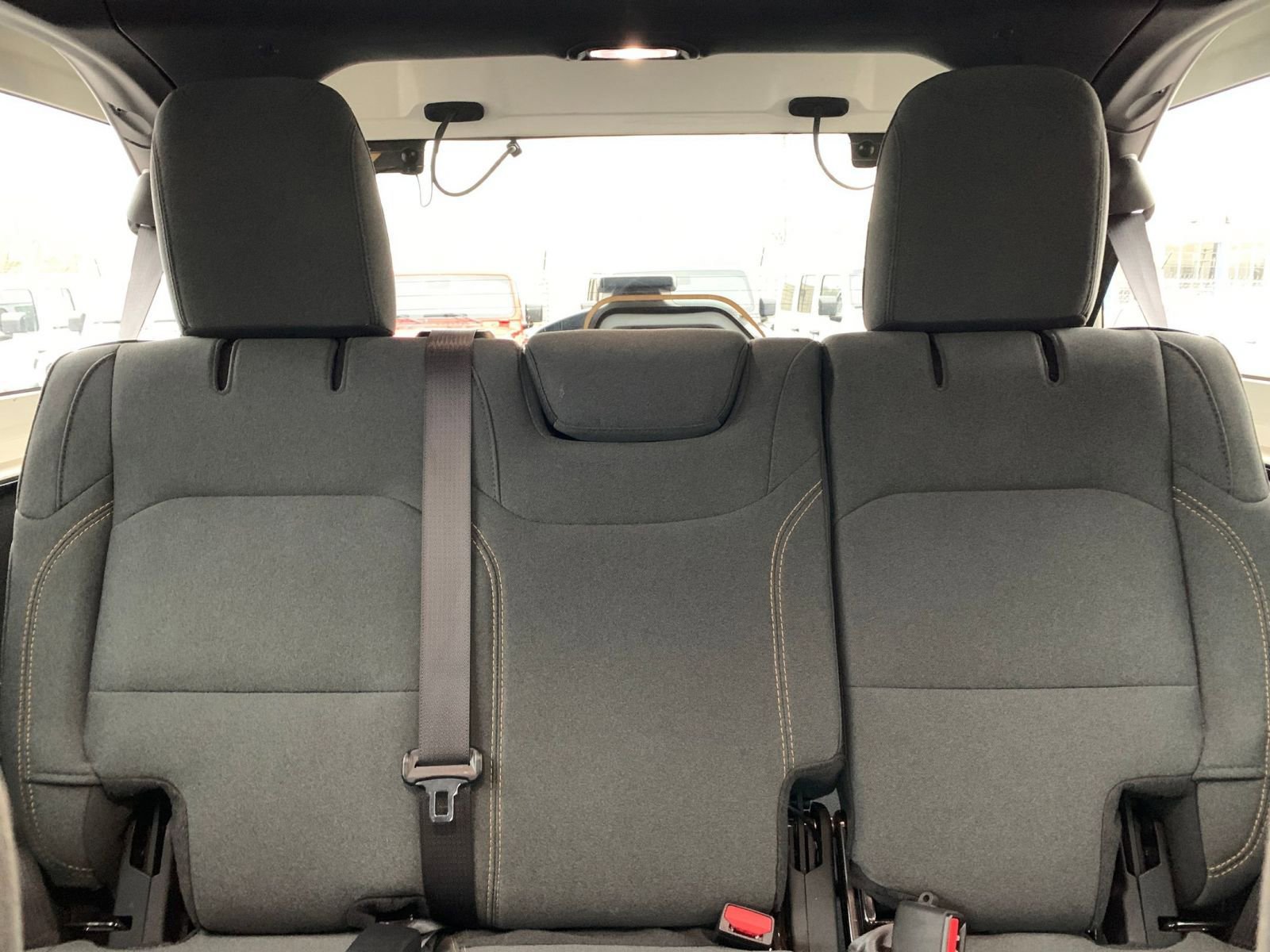 Used 2025 Jeep Wrangler Sahara image 37