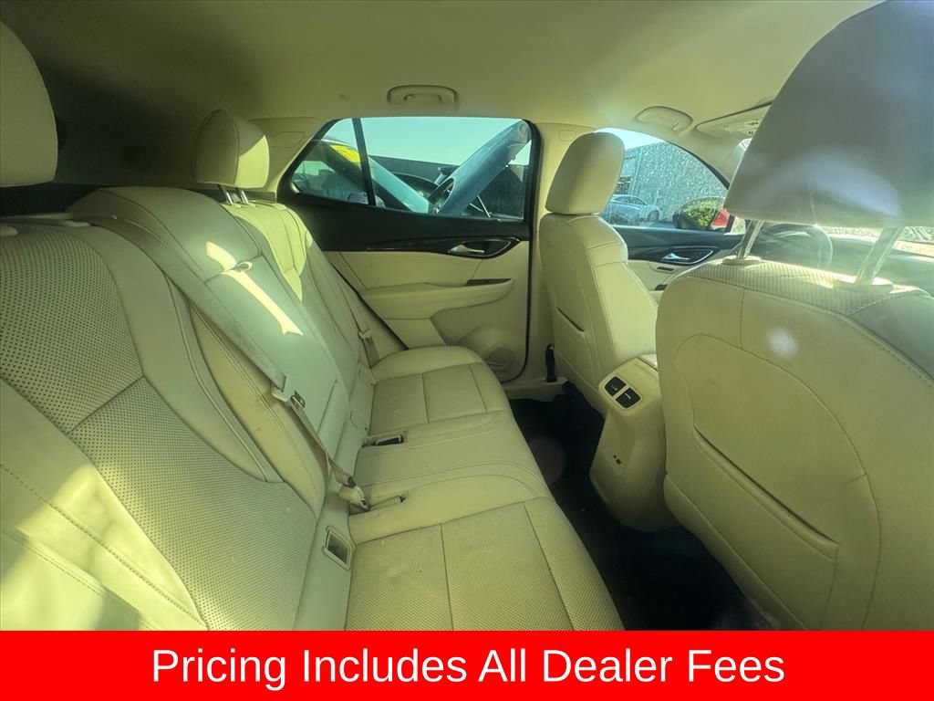 Used 2021 Buick Envision Essence w/ Technology Package I AWD/4WD image 4