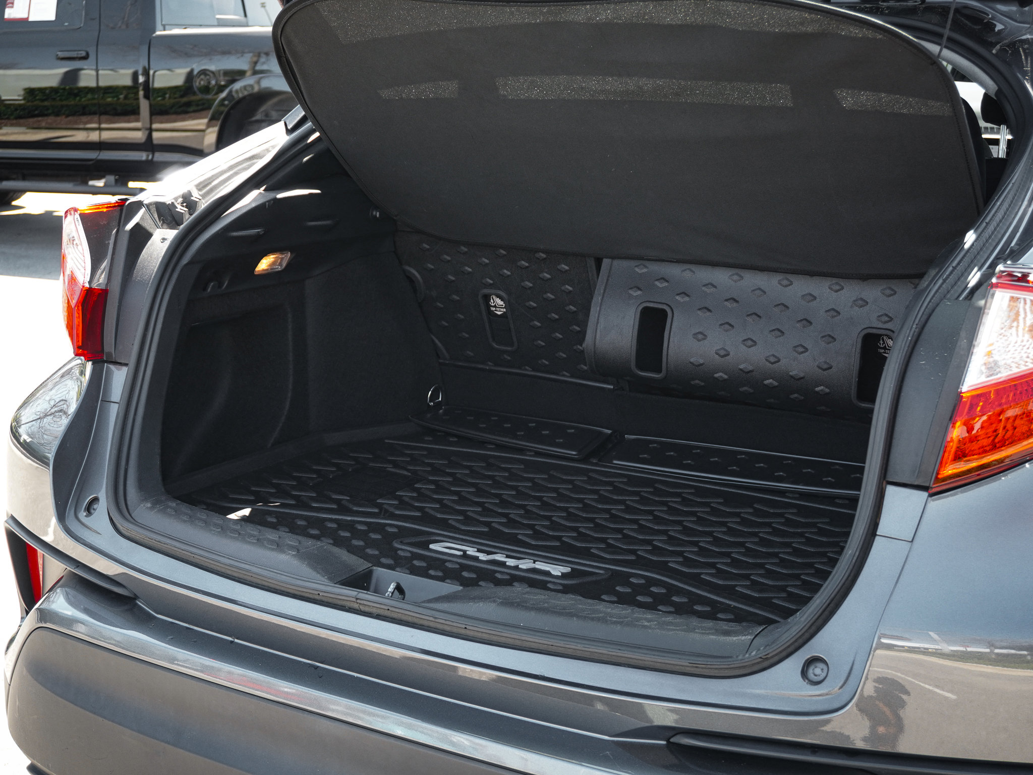 Used 2020 Toyota C-HR LE image 31