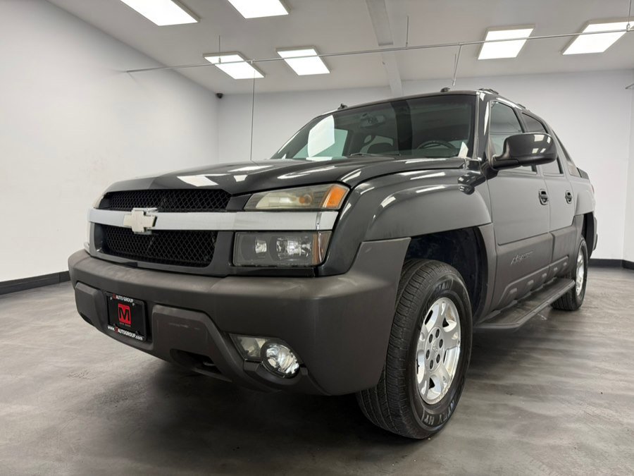 Used 2003 Chevrolet Avalanche 4x4 w/ Suspension Package, Off-Road image 3