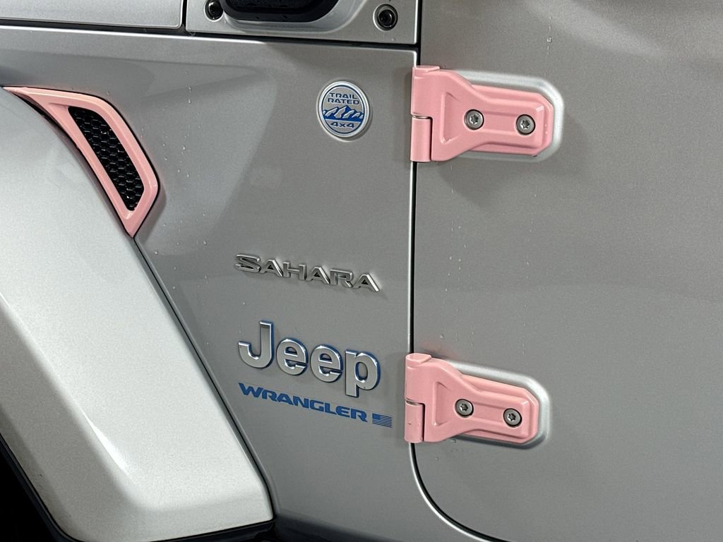 Used 2023 Jeep Wrangler Unlimited Sahara w/ Cold Weather Group image 10