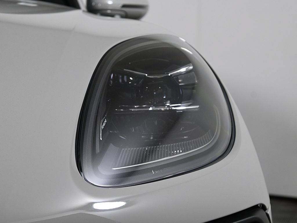 New 2026 Porsche Macan AWD/4WD image 11