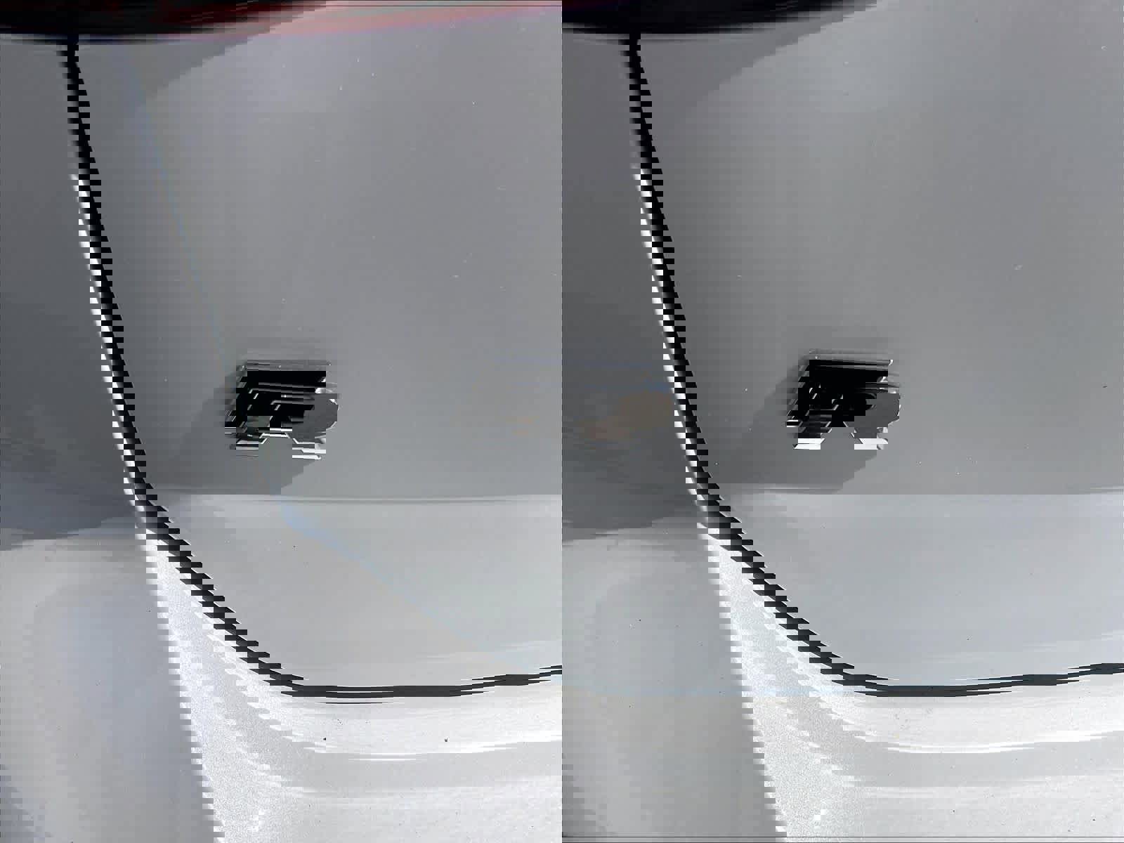 Used 2017 Volkswagen Golf R 4-Door image 10