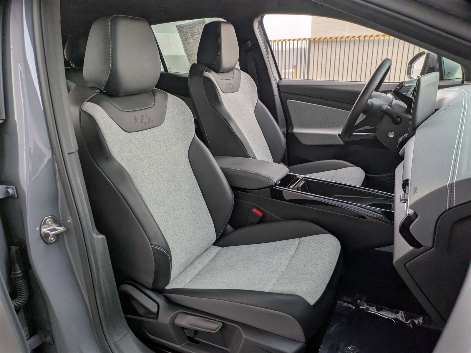 Used 2023 Volkswagen ID.4 Pro image 27