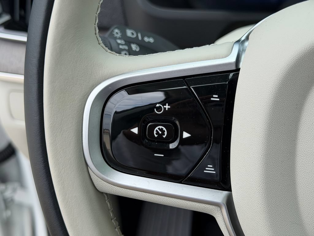 New 2026 Volvo XC90 B6 Ultra w/ Protection Package AWD/4WD image 19