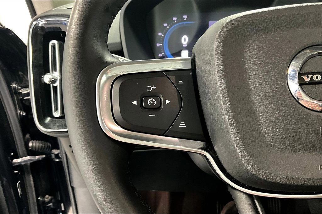 Used 2024 Volvo XC40 B5 Plus w/ Climate Package image 24