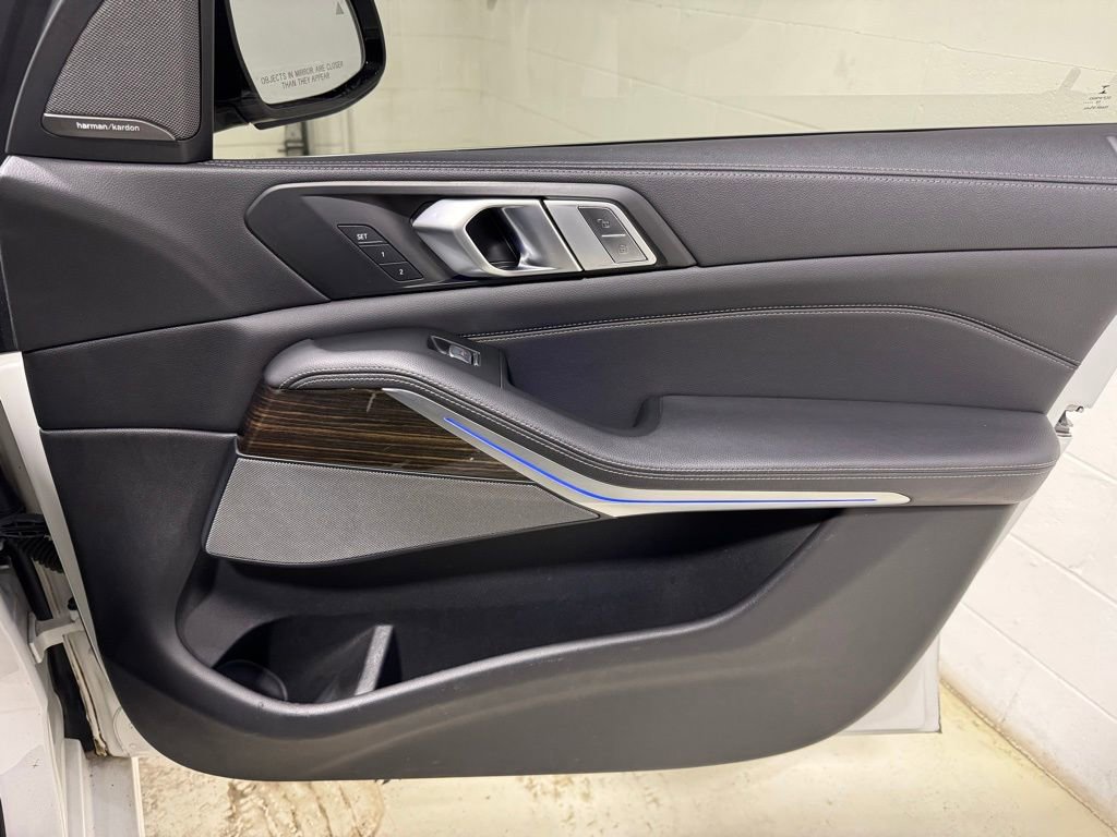 Used 2020 BMW X7 xDrive40i w/ Cold Weather Package image 35