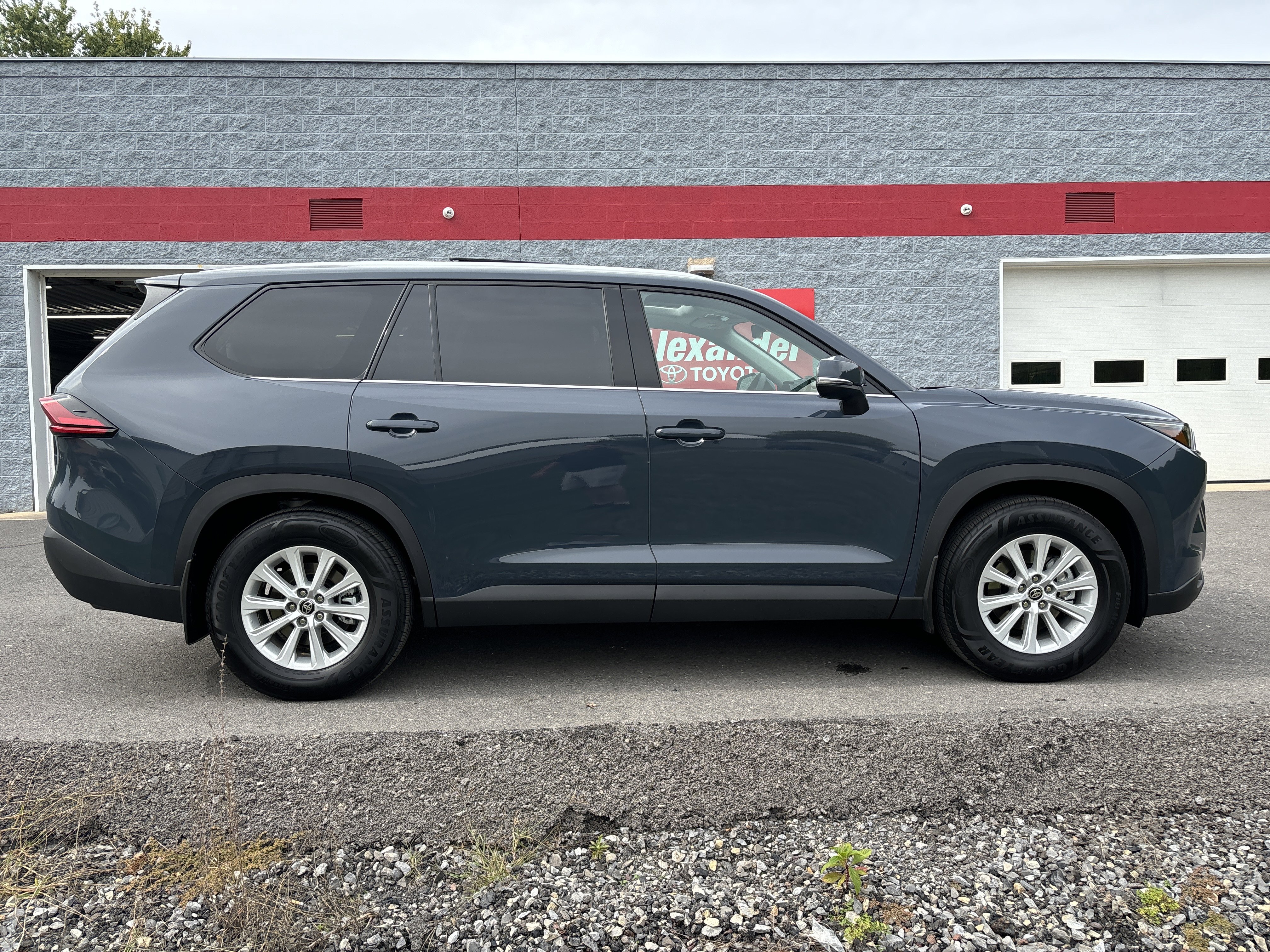 Certified 2025 Toyota Grand Highlander FWD video 2