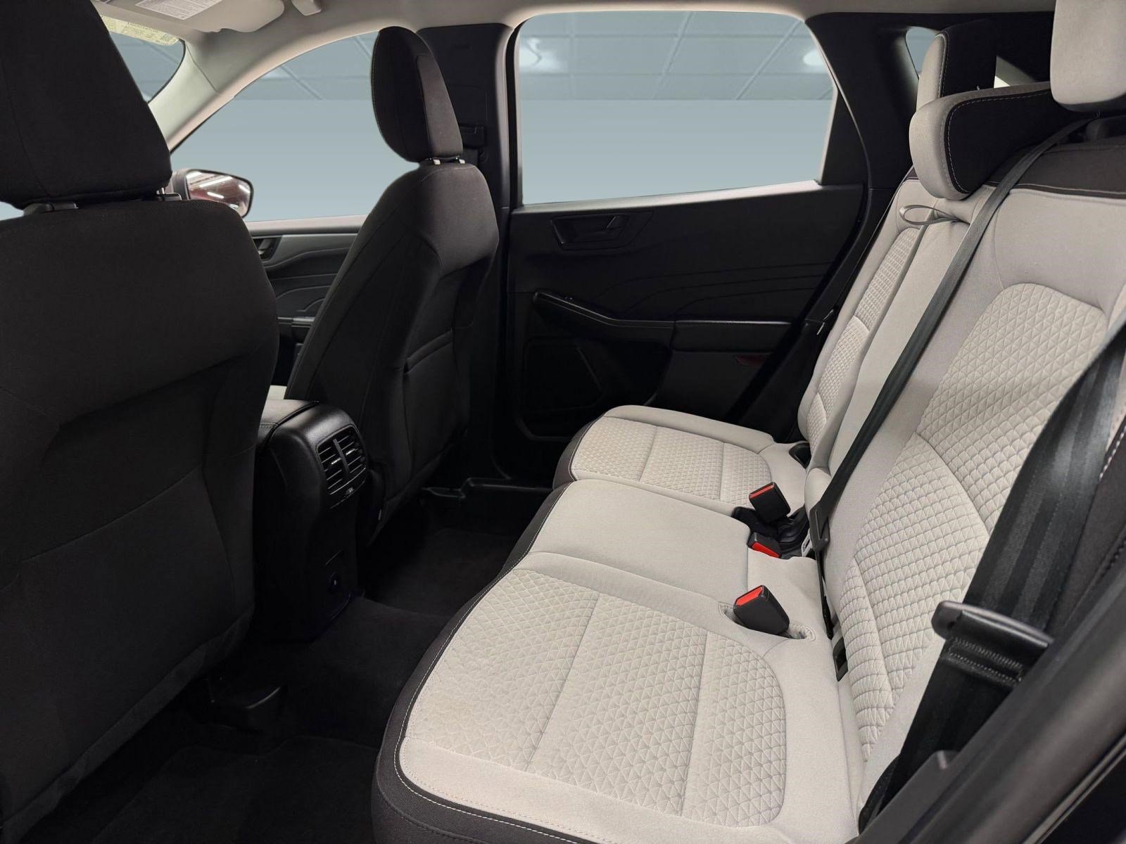 Used 2023 Ford Escape Active w/ Tech Pack #1 AWD/4WD image 19