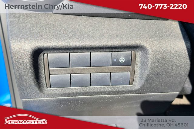 Used 2024 Nissan Kicks SR w/ SR Premium Package FWD image 9