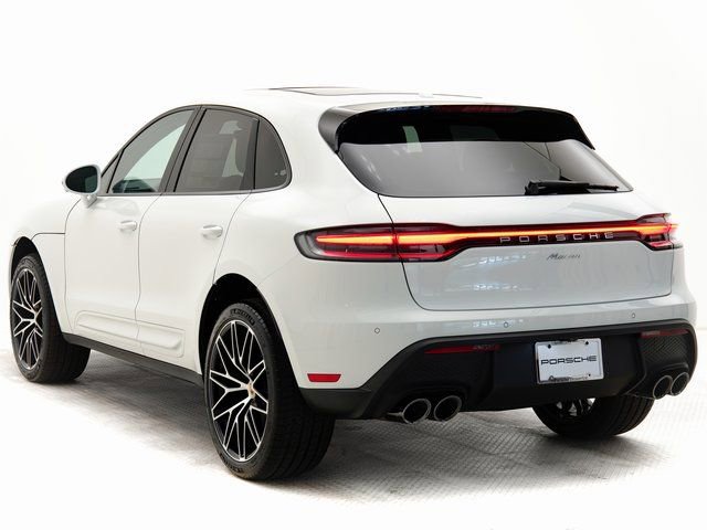 Certified 2025 Porsche Macan AWD/4WD image 3