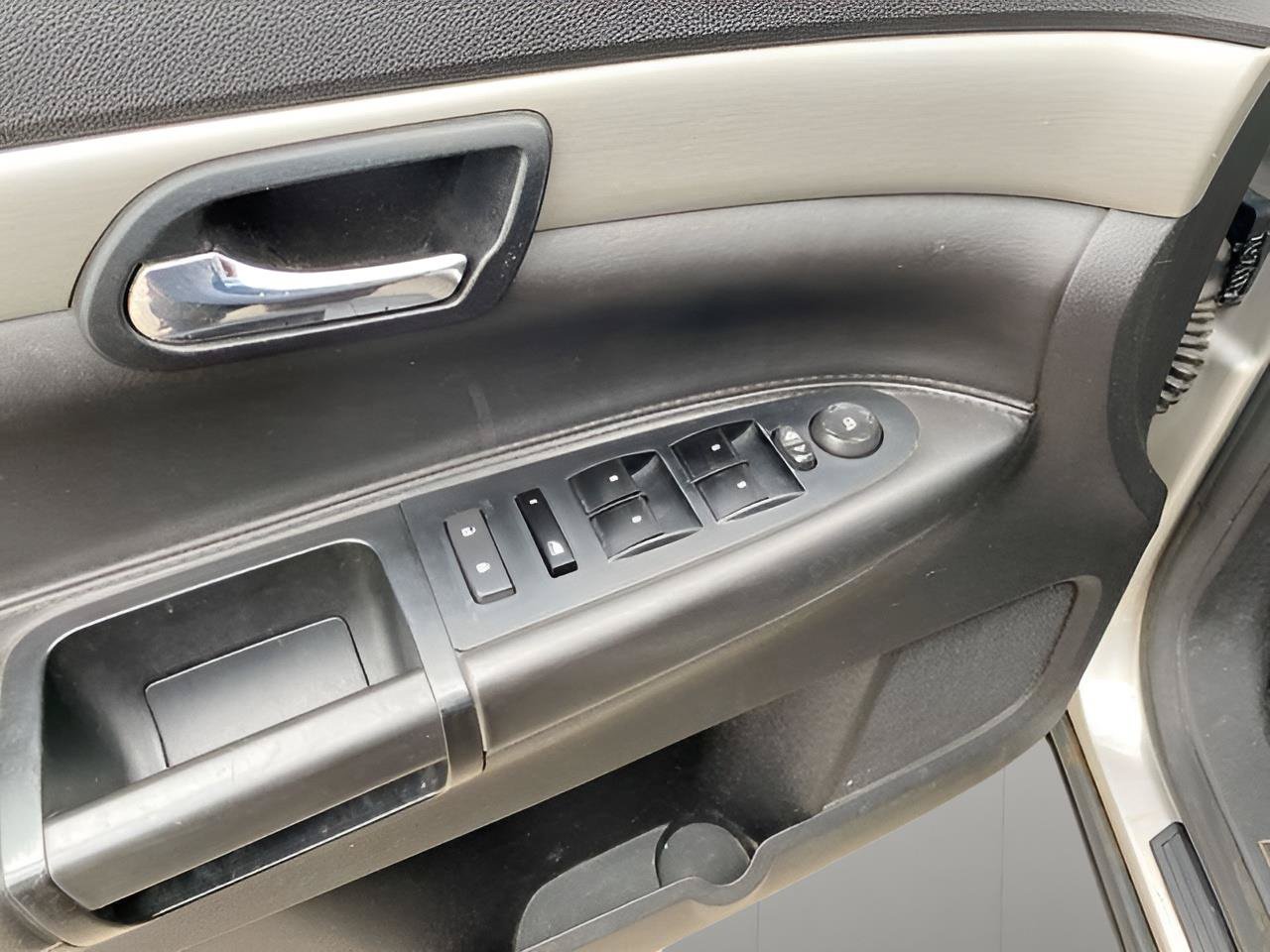 Used 2007 Saturn Outlook XE w/ Advanced Audio Pkg FWD image 30