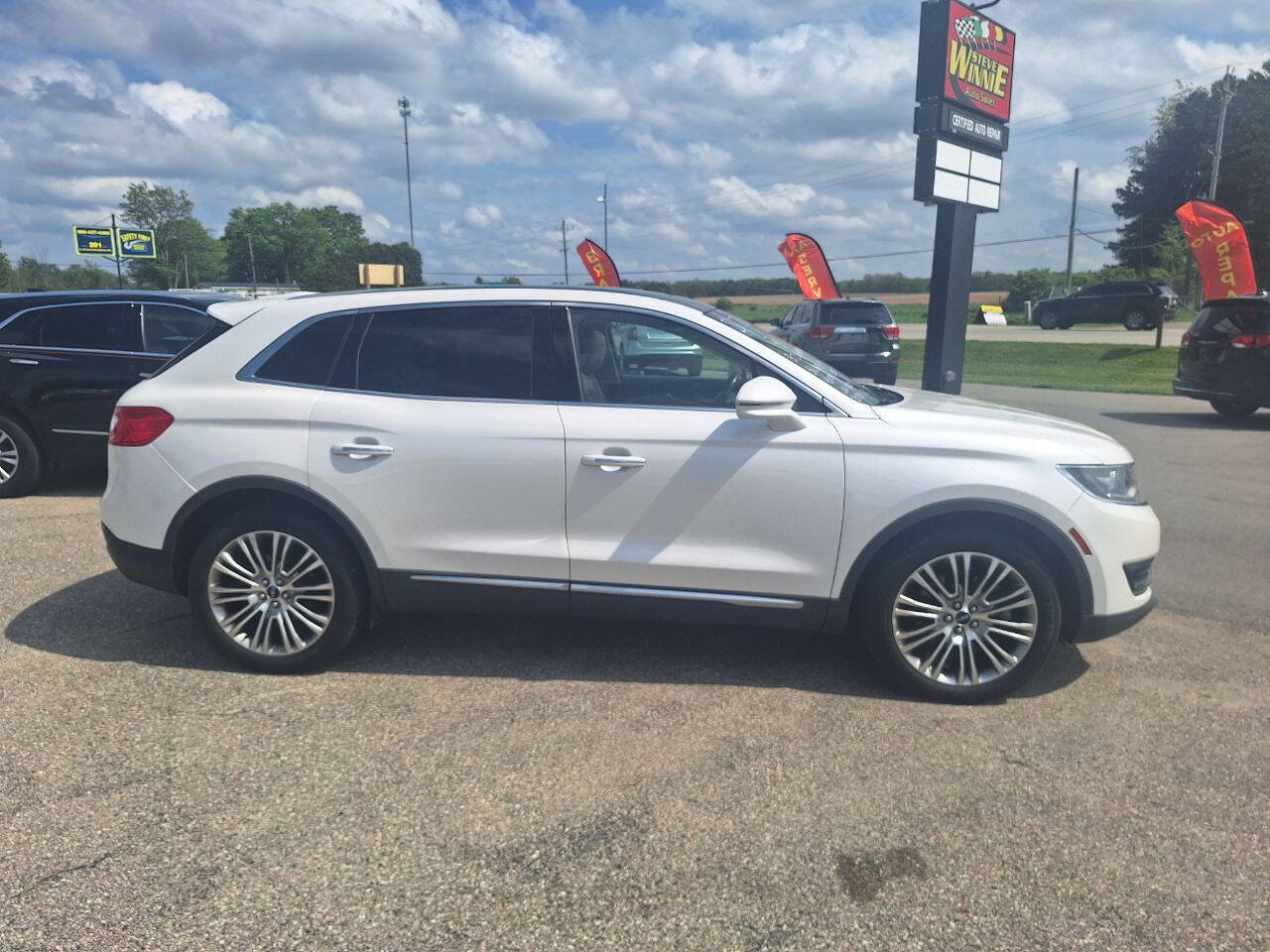 Used 2018 Lincoln MKX Reserve w/ Lincoln MKX Climate Package AWD/4WD image 3