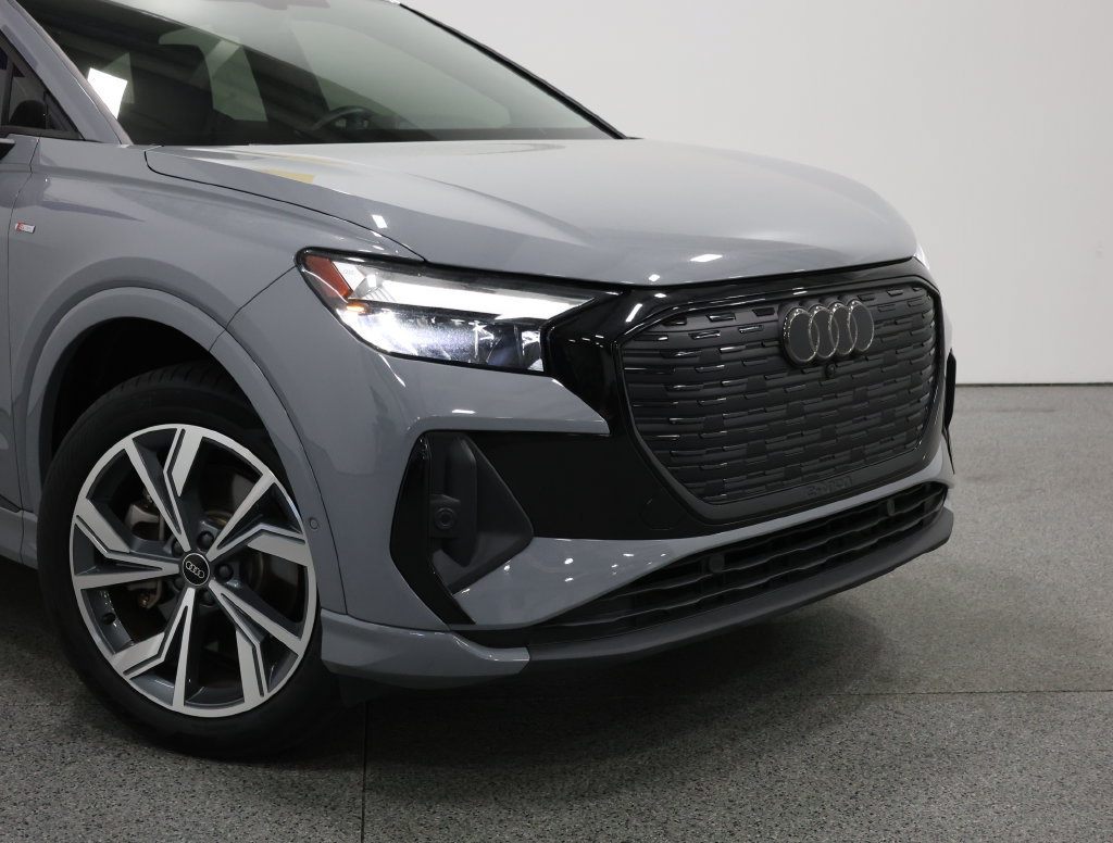 Used 2023 Audi Q4 e-tron Premium Plus w/ Premium Plus AWD/4WD image 3