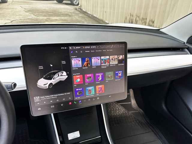 Used 2020 Tesla Model 3 Standard Range Plus image 16