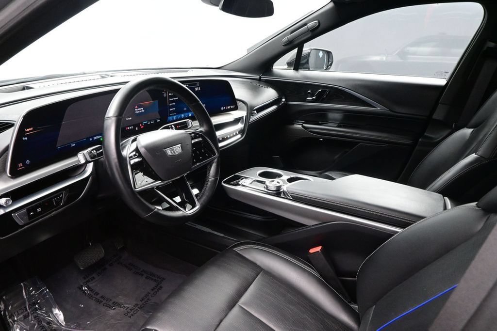 Used 2024 Cadillac Lyriq Sport RWD image 8