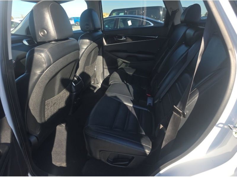 Used 2020 Kia Sorento EX FWD image 24
