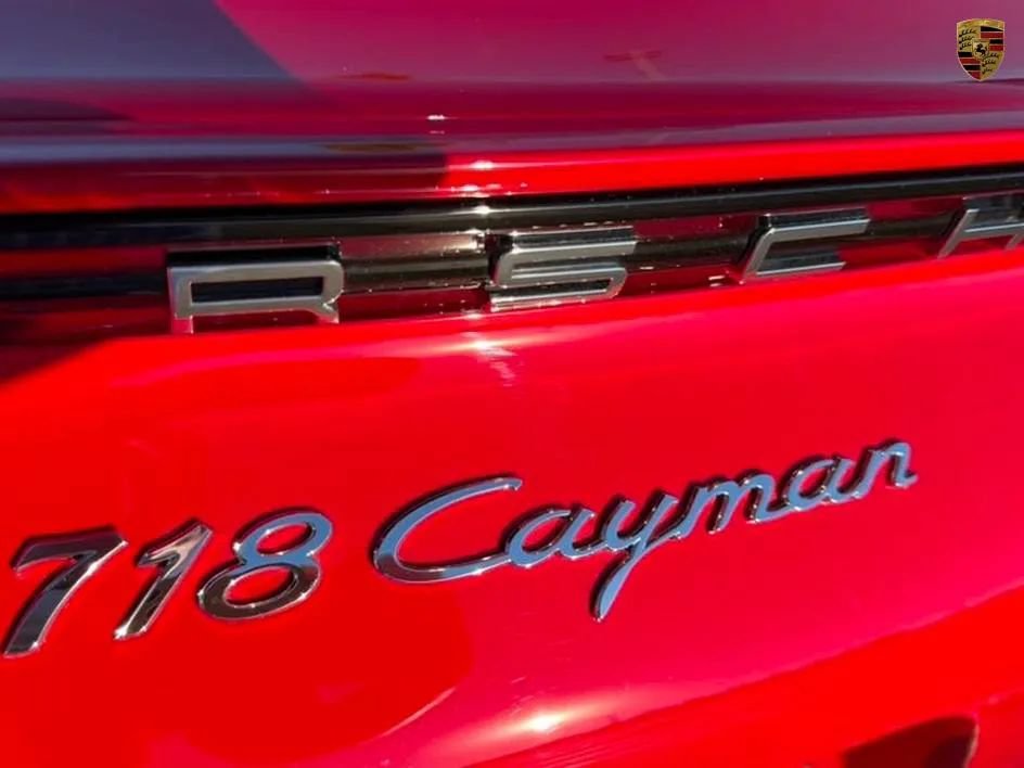 Used 2018 Porsche 718 Cayman RWD image 11