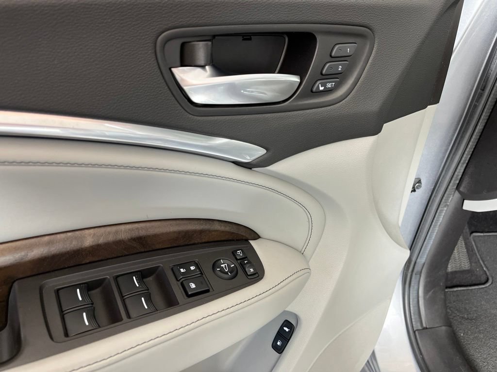 Used 2020 Acura MDX SH-AWD w/ Advance Package image 32