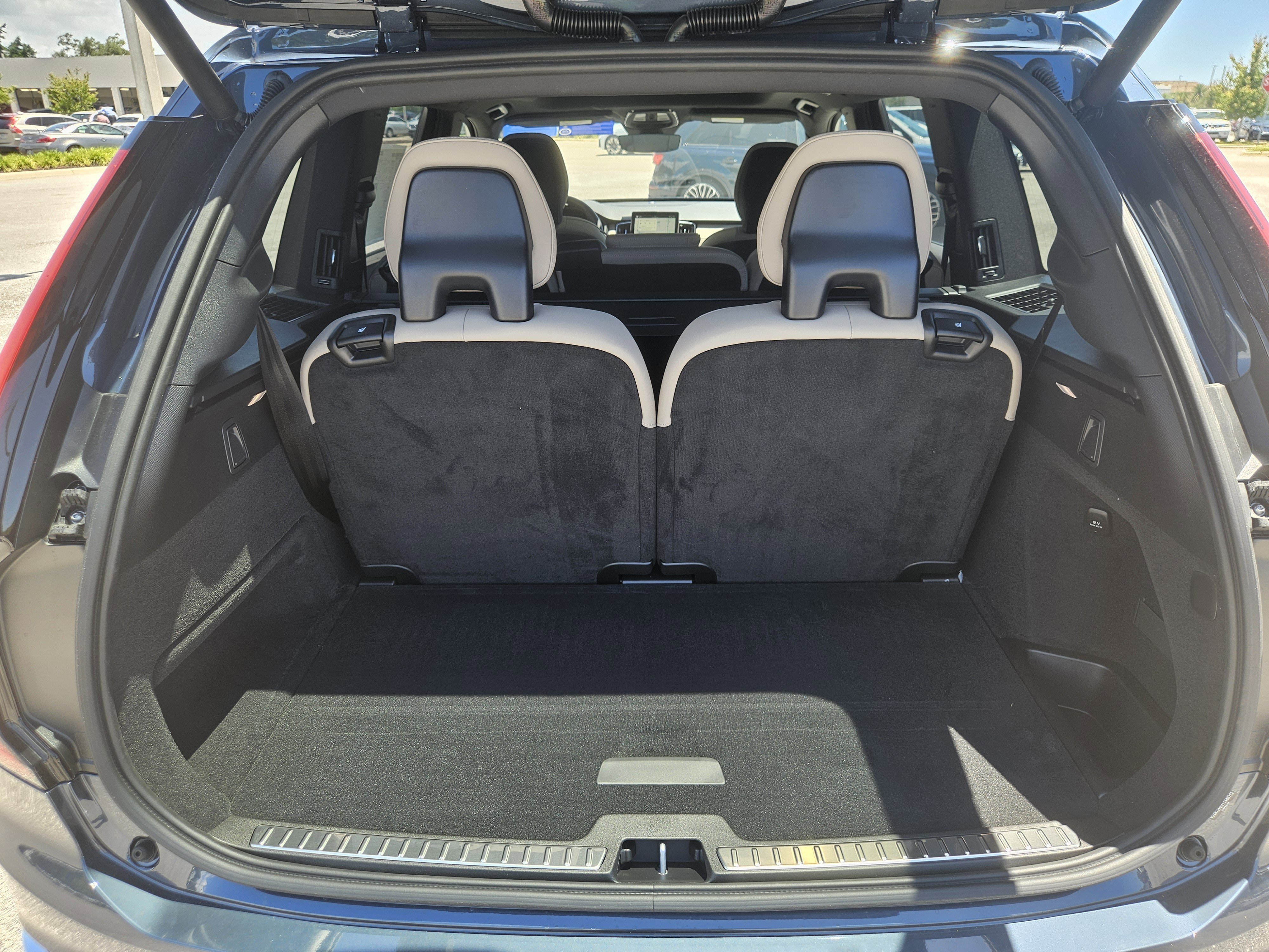 New 2026 Volvo XC90 B5 Plus image 12