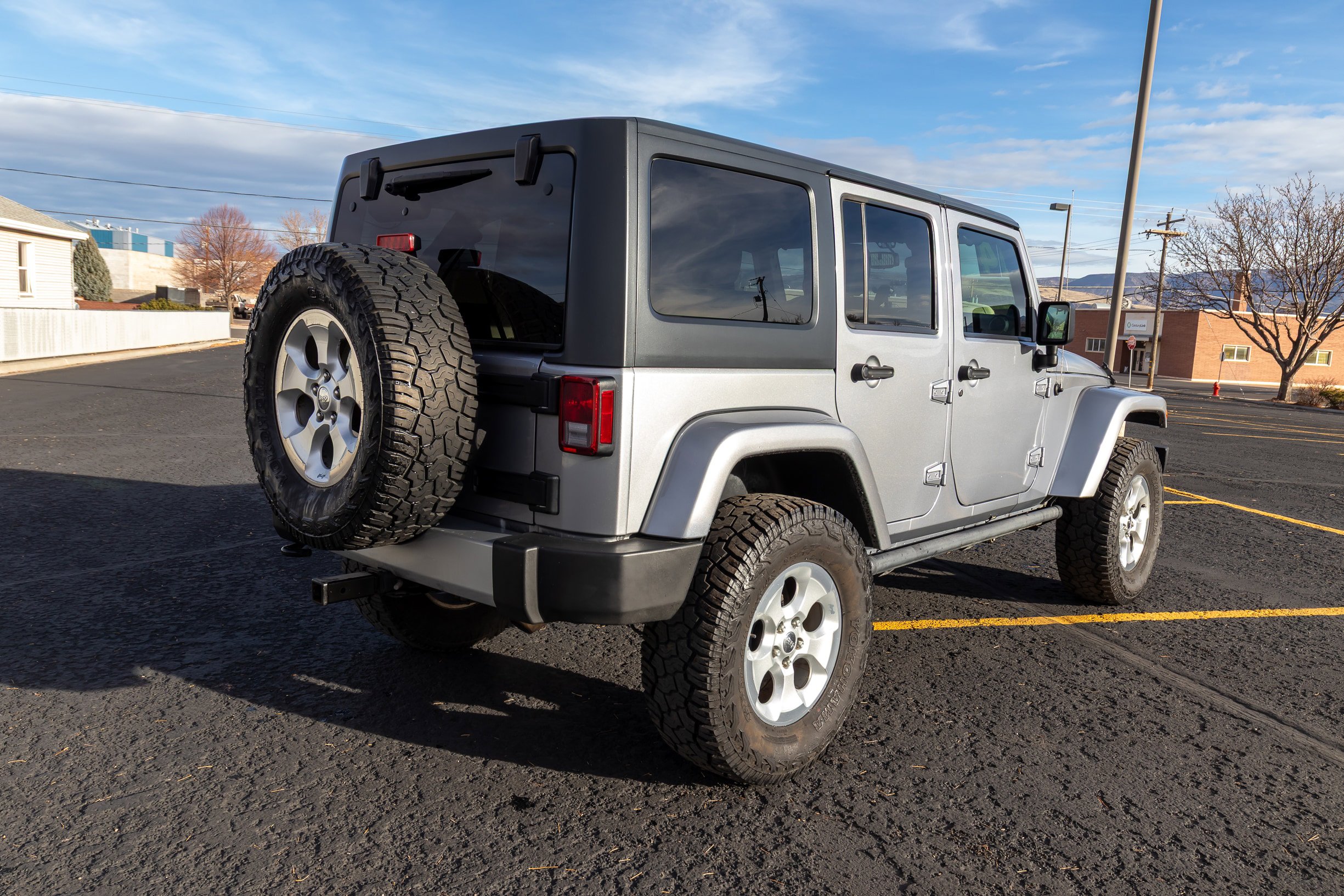 Used 2014 Jeep Wrangler Unlimited Sahara w/ Connectivity Group AWD/4WD image 3