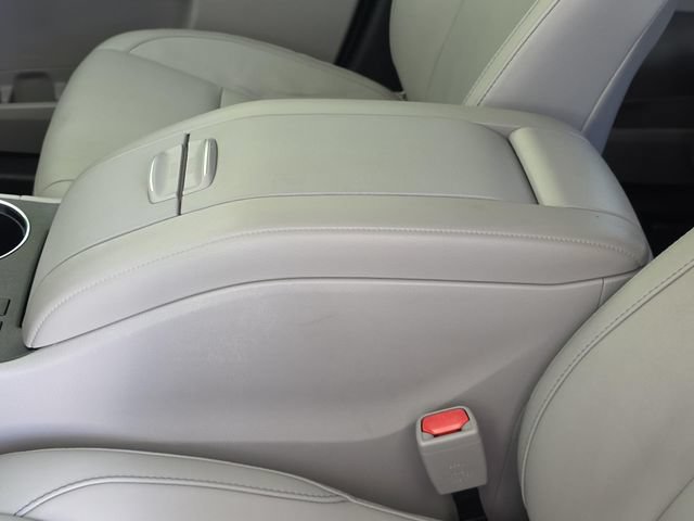 Used 2015 Toyota Highlander XLE FWD image 9