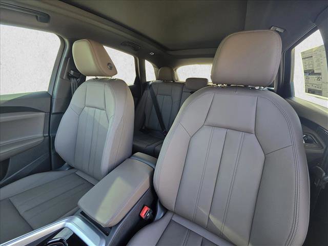 Certified 2025 Audi Q5 Premium w/ Convenience Package AWD/4WD image 13