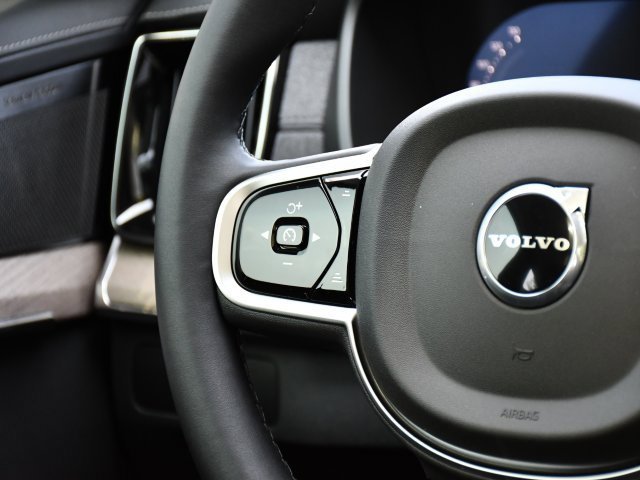 New 2026 Volvo XC90 B6 Plus w/ Protection Package Premier image 26