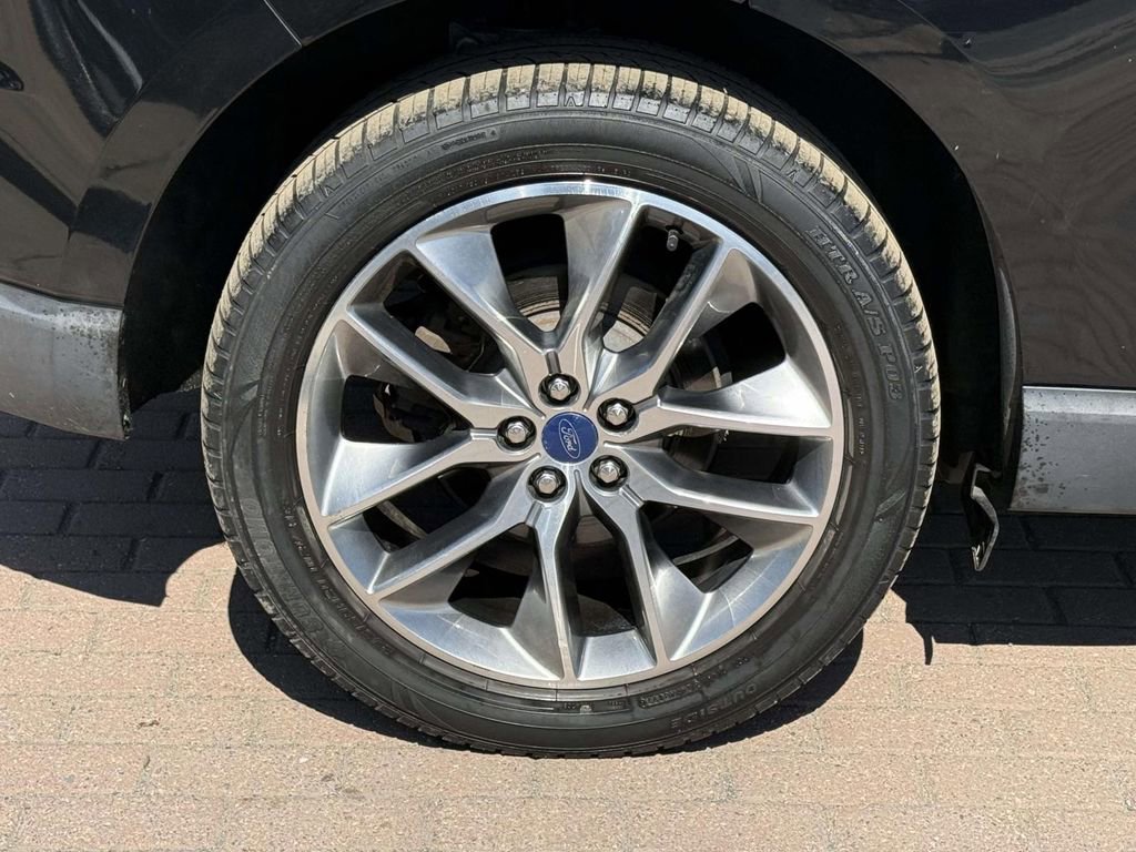 Used 2016 Ford Edge Titanium w/ Equipment Group 301A image 7